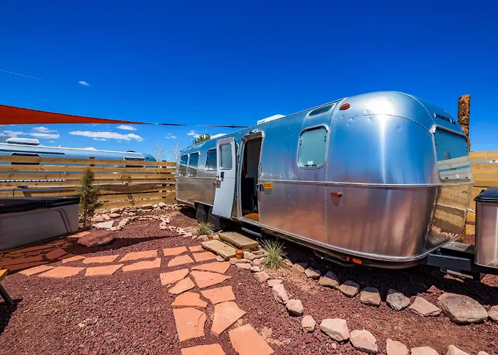 The Outpost Grand Canyon Hotel